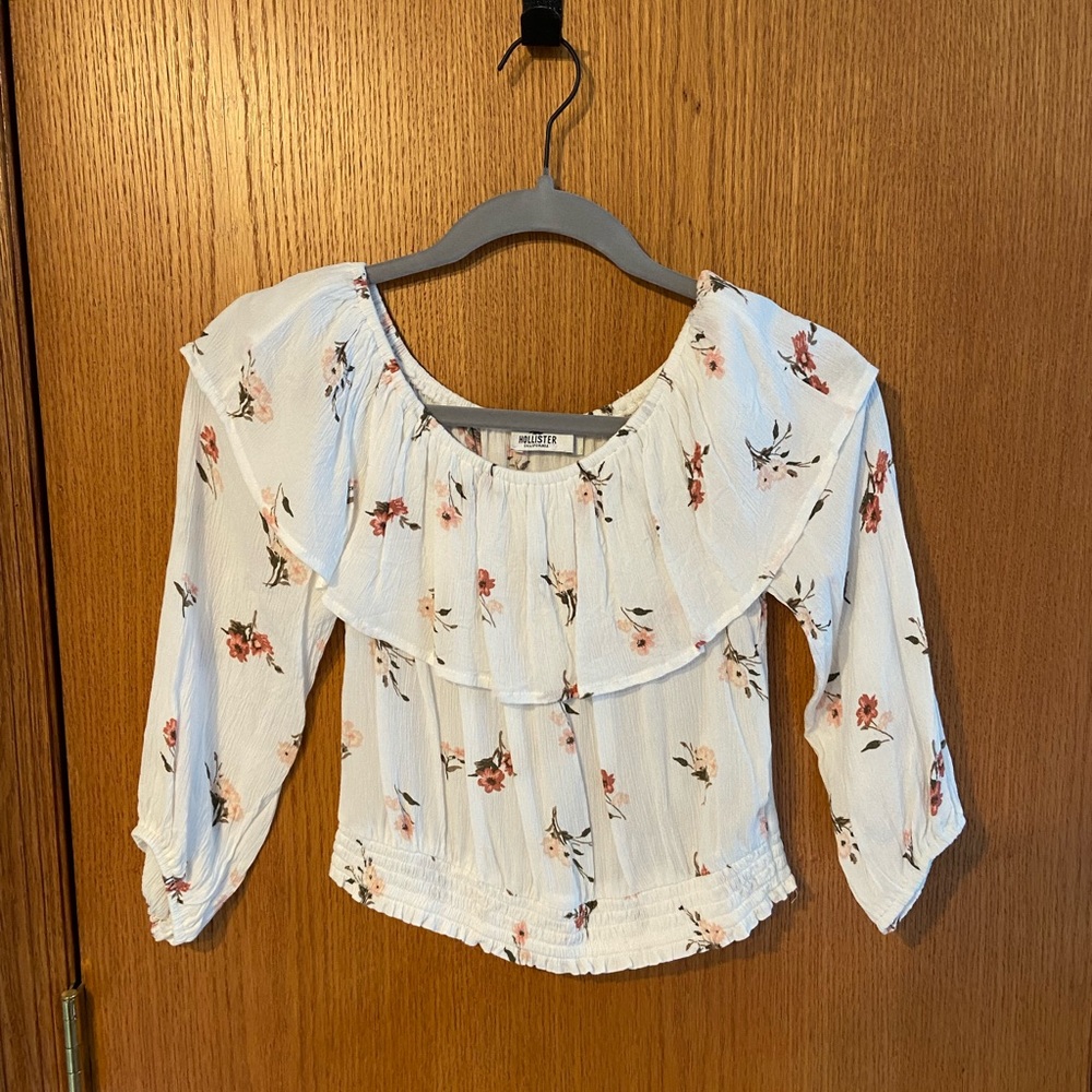 Hollister Off the Shoulder Floral Blouse